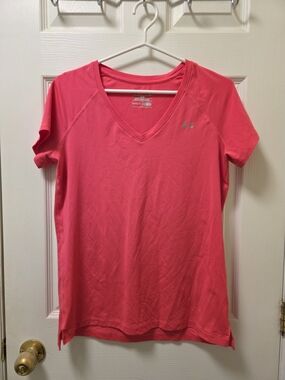 Women's V-Neck Short Sleeve Exercise Tee | Size Medium